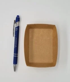 Merkloos A7 Bakje Karton 50st -Klein: 85x60x30mm - Klein Frietbakje - Snackbakje - Kartonnen Bakje - Milieuvriendelijk - Duurzaam - Friet - Patat -Keukenproducten Winkel 1029x1200 1