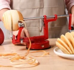 3-In-1 Appelmachine Rood - Appelboor, Appelschiller En Appelsnijder - Fruitsnijder - Groentesnijder - Klokhuis Verwijderaar - Fruitmachine - Keukenapparaat 13 3-In-1 Appelmachine Rood - Appelboor, Appelschiller En Appelsnijder - Fruitsnijder - Groentesnijder - Klokhuis Verwijderaar - Fruitmachine - Keukenapparaat -Keukenproducten Winkel 1200x1134