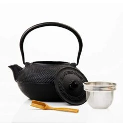 Lumaland - Thee Set - Theeservies - 1x Gietijzeren Theepot (1,4L), 1x Bamboe Doseerlepel, 1x Edelstalen Zeef -Keukenproducten Winkel 1200x1200 1319