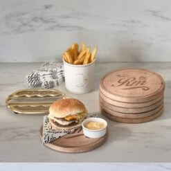 Riviera Maison Serveerplank Rond Hout Voor Hamburger - Amsterdam Burger Bar Serving Board - Bruin - Mangohout - 1 Stuk -Keukenproducten Winkel 1200x1200 1439