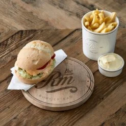 Riviera Maison Serveerplank Rond Hout Voor Hamburger - Amsterdam Burger Bar Serving Board - Bruin - Mangohout - 1 Stuk -Keukenproducten Winkel 1200x1200 1440