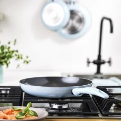 VitaVerde Expert Koekenpannenset Ø 24cm + Ø 28cm - Lichtblauw - Inductie - PFAS-vrij 15 VitaVerde Expert Koekenpannenset Ø 24cm + Ø 28cm - Lichtblauw - Inductie - PFAS-vrij -Keukenproducten Winkel 1200x1200 185