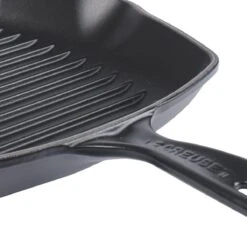 Le Creuset Gietijzeren Vierkante Grillpan - 26cm - Mat Zwart 13 Le Creuset Gietijzeren Vierkante Grillpan - 26cm - Mat Zwart -Keukenproducten Winkel 1200x1200 474