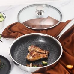 MONFORTT. Hapjespan Ø 28cm Anti-aanbaklaag 7 Lagen Staal Met Deksel -Keukenproducten Winkel 1200x1200 55