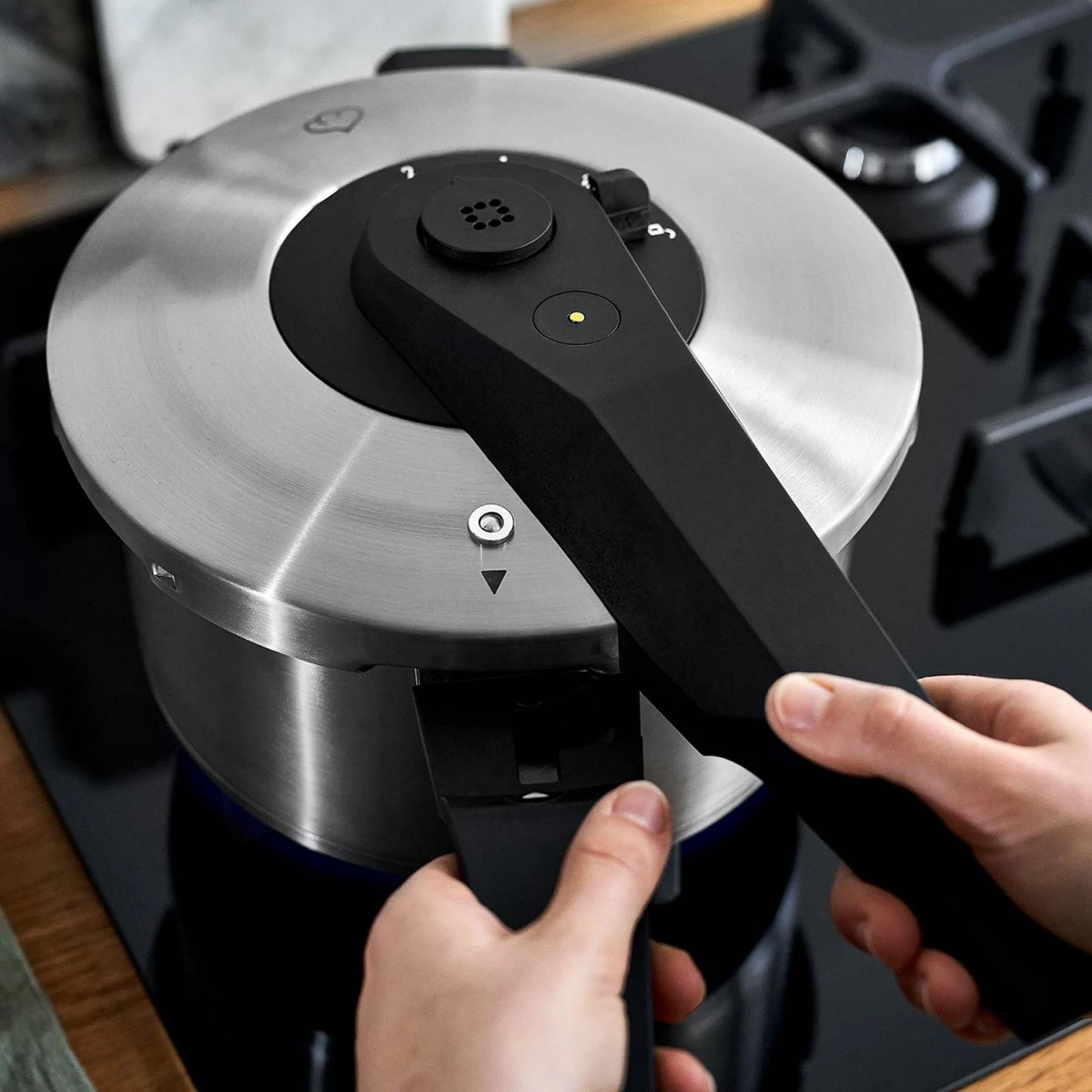 Springlane Roestvrijstalen Snelkookpan - Inductie - Pressure Cooker - 6,0 L Met Stoommand 11 Springlane Roestvrijstalen Snelkookpan - Inductie - Pressure Cooker - 6,0 L Met Stoommand - Afbeelding 9