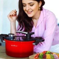 Rosmarino - Snelkookpan Met Glazen Deksel - Zwart - Ø24cm - 5 Liter - 100% PFAS & PFOA Vrij - Aluminium - Pressure Cooker - Non-stick Minerale Coating - Ergonomische Handgrepen - Geschikt Voor Alle Warmtebronnen 25 Rosmarino - Snelkookpan Met Glazen Deksel - Zwart - Ø24cm - 5 Liter - 100% PFAS & PFOA Vrij - Aluminium - Pressure Cooker - Non-stick Minerale Coating - Ergonomische Handgrepen - Geschikt Voor Alle Warmtebronnen -Keukenproducten Winkel 1200x1200 644