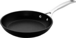 Le Creuset Koekenpan Les Forgées TNS - ø 24 Cm - Standaard Anti-aanbaklaag 14 Le Creuset Koekenpan Les Forgées TNS - ø 24 Cm - Standaard Anti-aanbaklaag -Keukenproducten Winkel 1200x601 8