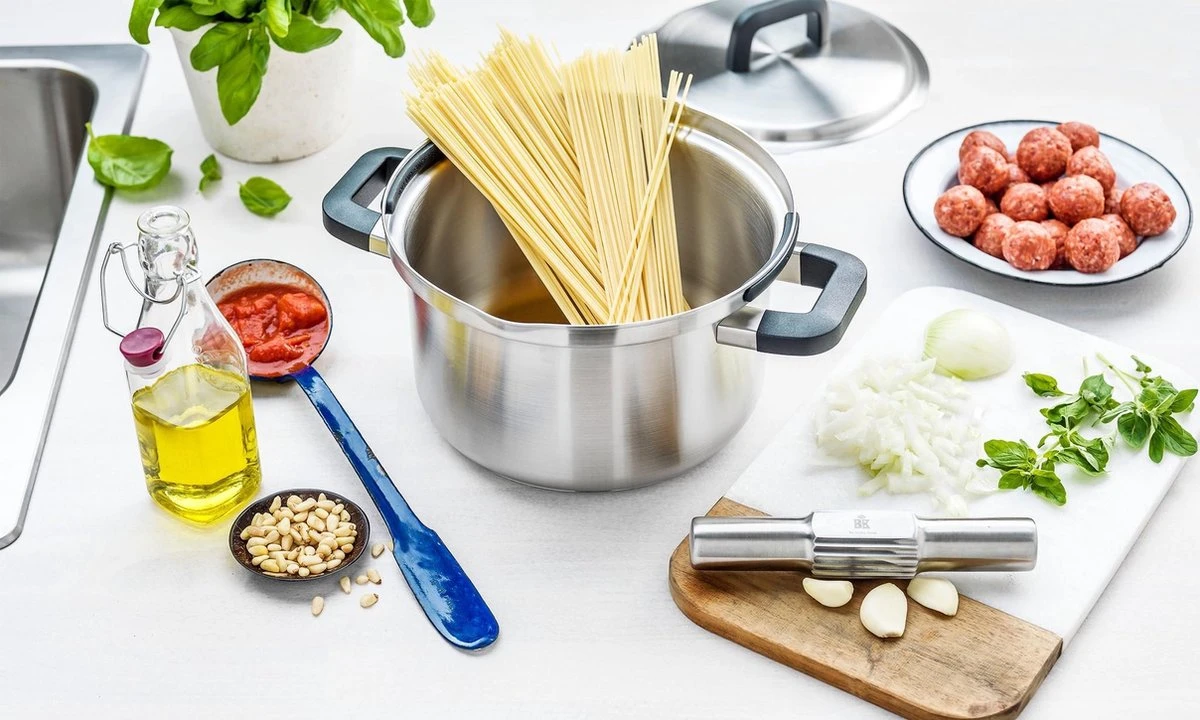 BK Flow Cool Pannenset - 4-delig – RVS Deksels - Veilig Afgietsysteem - Geschikt Voor Alle Warmtebronnen 4 BK Flow Cool Pannenset - 4-delig – RVS Deksels - Veilig Afgietsysteem - Geschikt Voor Alle Warmtebronnen - Afbeelding 2