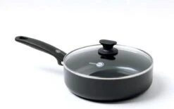 GreenPan Cambridge Hapjespan Met Deksel 24cm - Zwart - Inductie - PFAS-vrij -Keukenproducten Winkel 1200x753 1