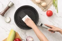 Swiss Pro+ | Set 14 Delige Pannenset | Inductie - Pannensets - Glazen Deksel - Met Afneembare Handgreep - Marmeren Interieur -PFAS-vrij | Grey / Silver -Keukenproducten Winkel 1200x799 29