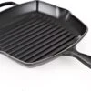 Le Creuset Gietijzeren Vierkante Grillpan - 26cm - Mat Zwart 1 Le Creuset Gietijzeren Vierkante Grillpan - 26cm - Mat Zwart -Keukenproducten Winkel 1200x827 1