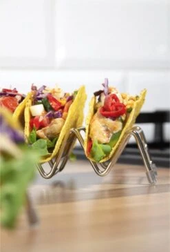 Krumble Taco Houder - Taco En Tortilla Houder Voor 4 Stuks - Serveerschalen - Koken & Tafelen - Kookgerei - Snack- & Tappasschalen - Metaal - Zilver 13 Krumble Taco Houder - Taco En Tortilla Houder Voor 4 Stuks - Serveerschalen - Koken & Tafelen - Kookgerei - Snack- & Tappasschalen - Metaal - Zilver -Keukenproducten Winkel 813x1200