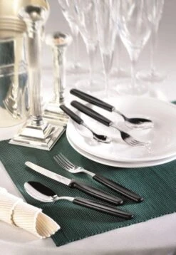 Victorinox Swiss Classic Tafelmessenset - 11cm - 3-delig - Zwart - Gekarteld - RVS En Kunststof -Keukenproducten Winkel 827x1200